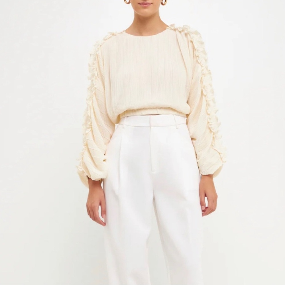 Versona Elegant White Ruffled Women's Top Size M